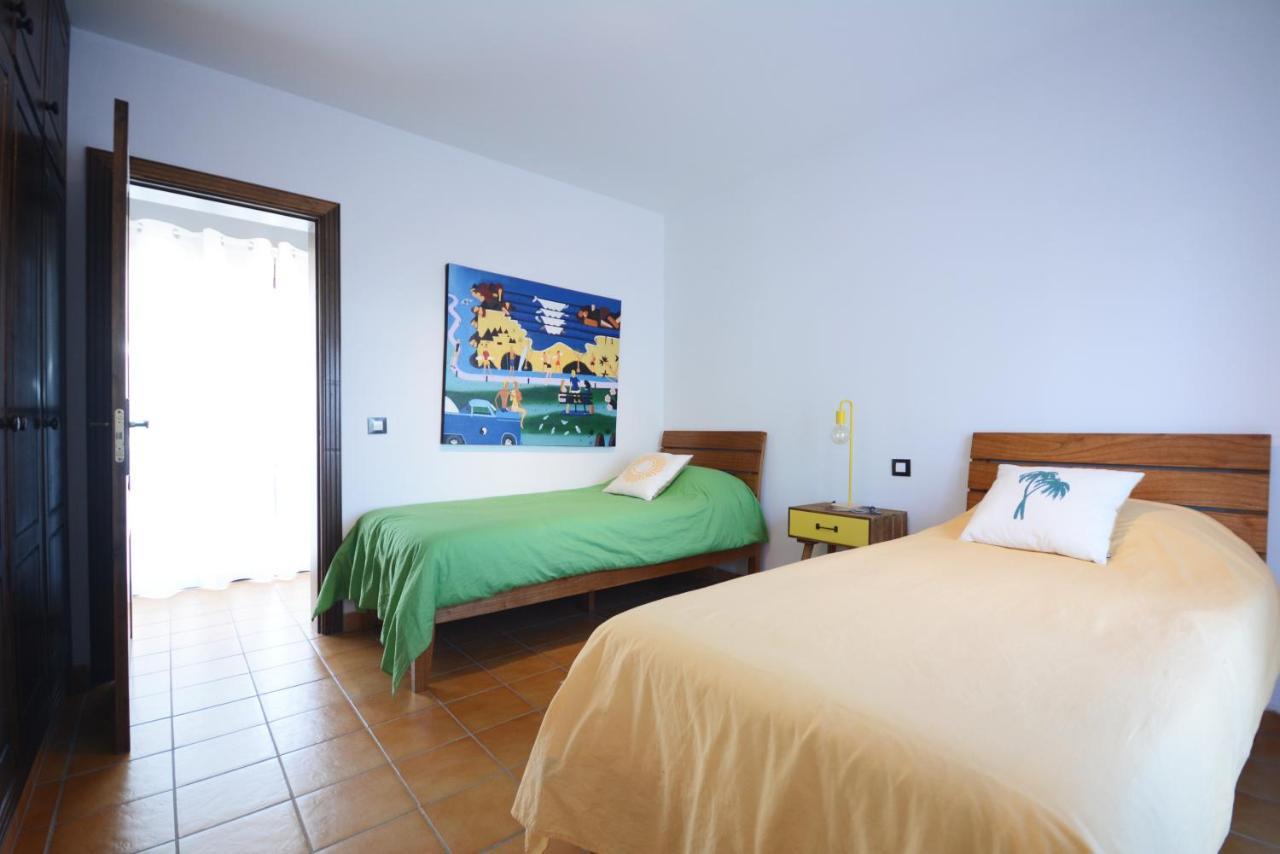 Beautiful Spacious Villa With Private Heated Pool In Lajares Exterior photo