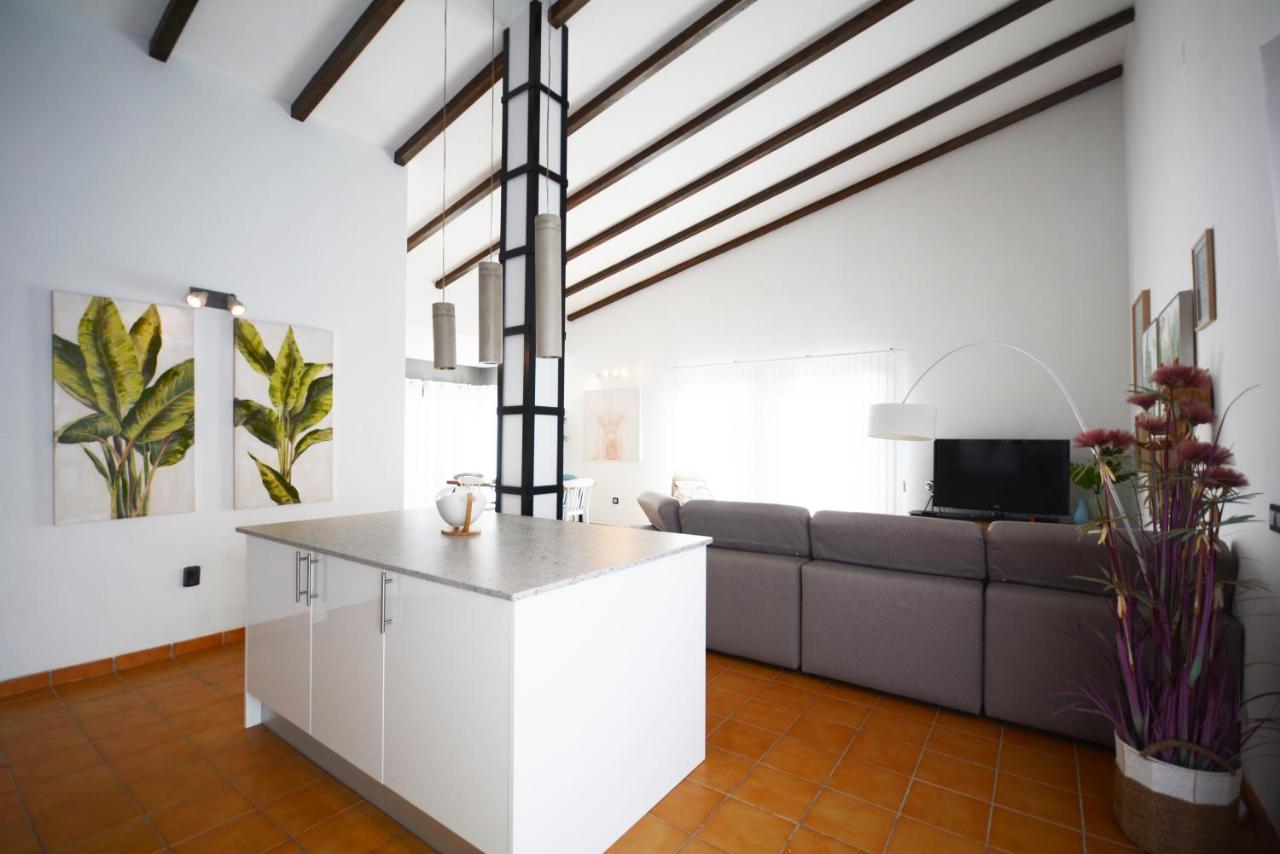 Beautiful Spacious Villa With Private Heated Pool In Lajares Exterior photo