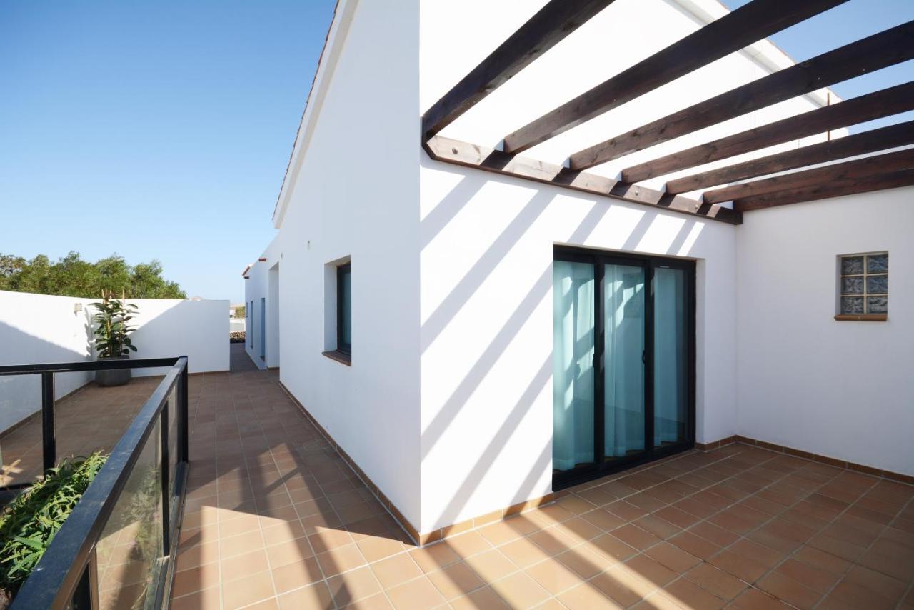 Beautiful Spacious Villa With Private Heated Pool In Lajares Exterior photo