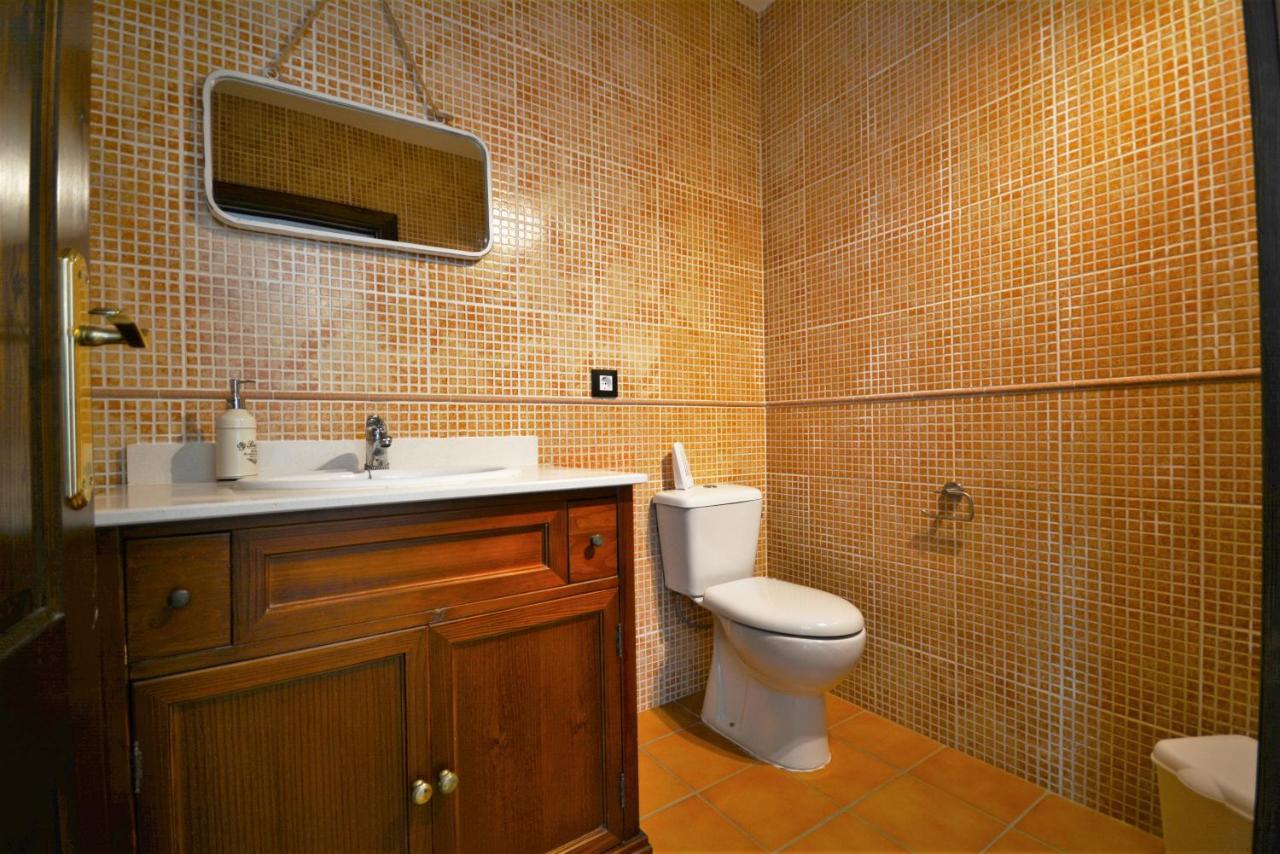 Beautiful Spacious Villa With Private Heated Pool In Lajares Exterior photo
