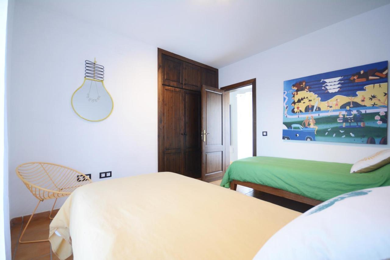 Beautiful Spacious Villa With Private Heated Pool In Lajares Exterior photo